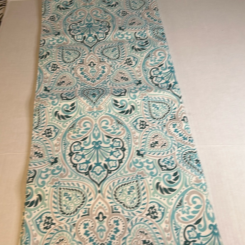 Nicole Miller Home Spring Blue & Cream Hearts Table Runner 15”x72”